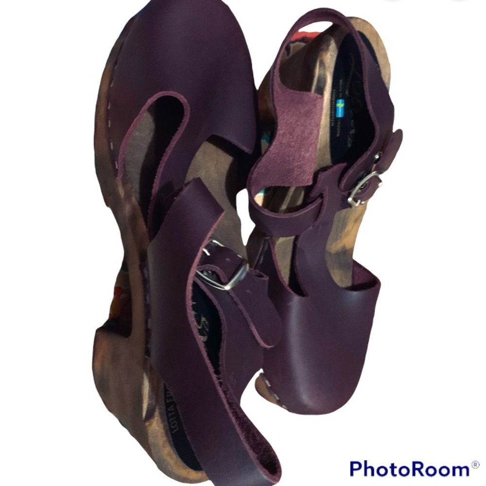 Highwood T-strap clogs♥️💜🤎